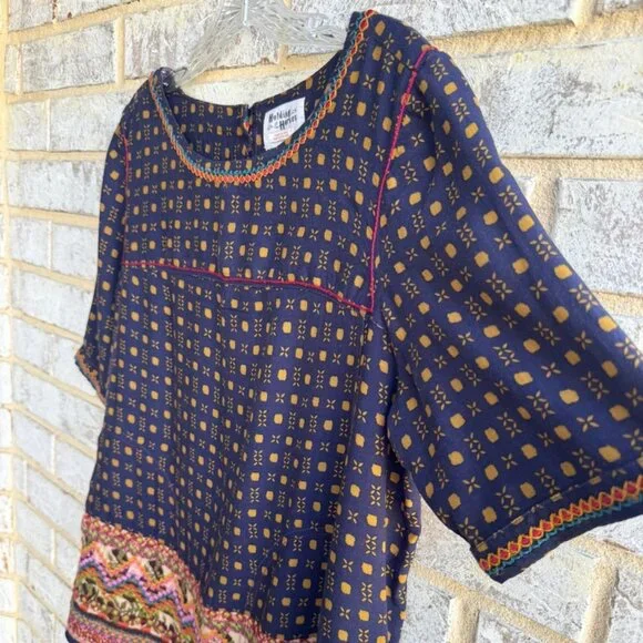 Holding Horses Short Sleeve Button Back Embroidered Boho Blouse Women's Size 14 - Picture 6 of 8